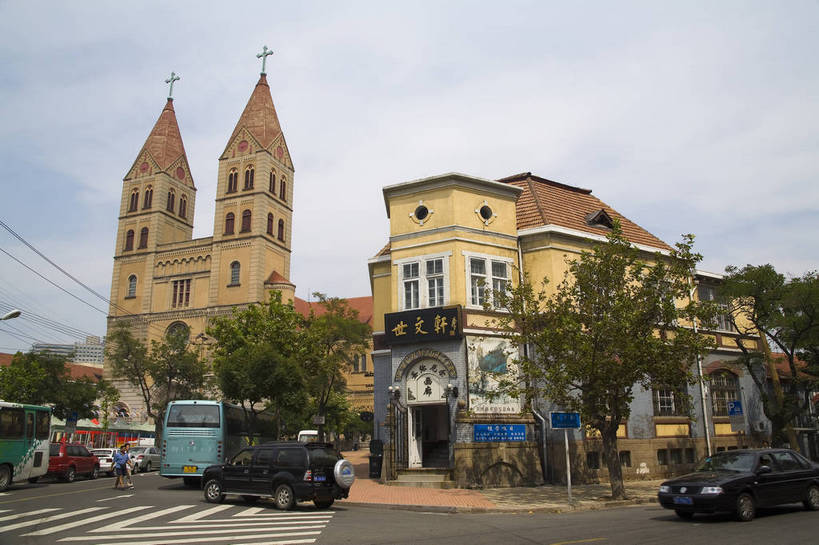 教堂,横图,室外,白天,城市风光,城市,建筑,青岛,中国,亚洲,雕像,十字架,哥特建筑,山东,旅游胜地,摩天大厦,摄影,城市建筑,东亚,中华人民共和国,彩图,bj174