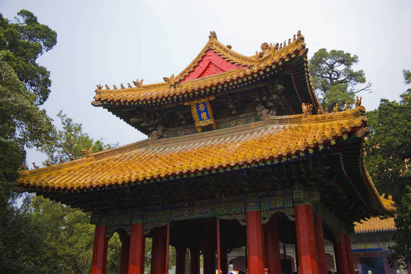 横图,神秘,石头,建筑,雕塑,孔庙,中国,亚洲,龙,地砖,牌匾,瓦片,房屋,墙,亭子,历史,山东,石雕,古代,石碑,旅游胜地,摄影,东亚,曲阜,曲阜市,山东省,孔子,中华人民共和国,华东地区,鲁,古远,彩图,庙,本庙,大成殿,杏坛,bj174