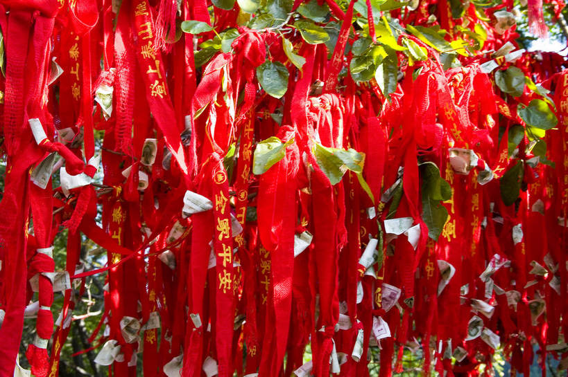 横图,彩色,室外,白天,旅游,神秘,建筑,泰山,中国,亚洲,带子,建筑物,红色,祈祷,摄影,祷告,东亚,山东省,飘带,中华人民共和国,彩图,旅行,红,bj174