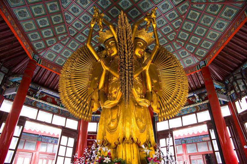 寺庙,横图,彩色,室外,白天,旅游,度假,绘画,名胜古迹,标志建筑,地标,建筑,雕塑,中国,亚洲,节日,遗迹,雕像,文化遗产,顶,古迹,历史,文化,文物,娱乐,建设,古建筑,建筑物,古代,祈祷,享受,休闲,健康,旅游胜地,放松,许愿,摄影,宗教,佛教,信仰,纪念,祈求,文明,古文明,东亚,中华人民共和国,河南,释教,古远,平安,彩图,旅行,庙,寺,大相国寺,建筑结构,bj174