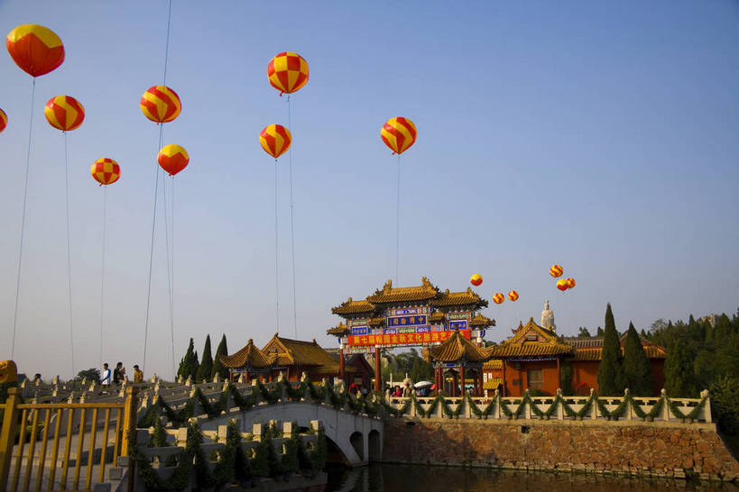 横图,彩色,室外,白天,旅游,度假,名胜古迹,标志建筑,地标,建筑,中国,亚洲,遗迹,亭子,古迹,历史,文物,娱乐,建设,古建筑,建筑物,古代,享受,休闲,旅游胜地,放松,摄影,开封,古文明,东亚,中华人民共和国,河南省,古远,彩图,旅行,清明上河园,建筑结构,bj174