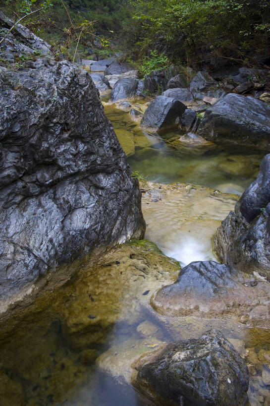 竖图,彩色,旅游,石头,美景,瀑布,山,水,溪流,喷泉,云台山,中国,亚洲,流水,水潭,潭,自然,景色,竖,摄影,清新,自然风光,东亚,中华人民共和国,河南省,彩图,旅行,bj174