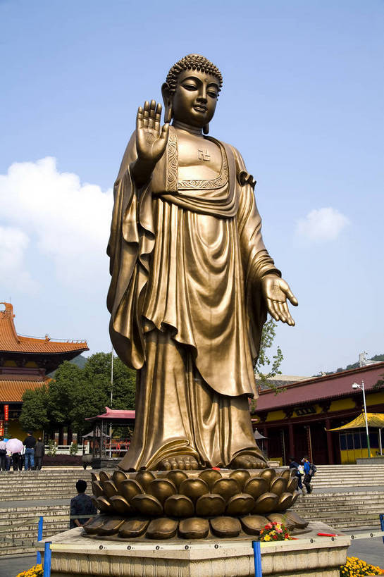 竖图,彩色,室外,白天,旅游,度假,喷泉,雕塑,中国,亚洲,风俗,清澈,雕像,佛像,塑像,图片,文化遗产,云,历史,娱乐,干净,传统,佛,灵山大佛,无锡,白云,蓝天,享受,休闲,放松,精神,竖,摄影,宗教,佛教,古代建筑,蓝,文明,中国文化,东亚,江苏省,中华人民共和国,制度,彩图,旅行,bj174