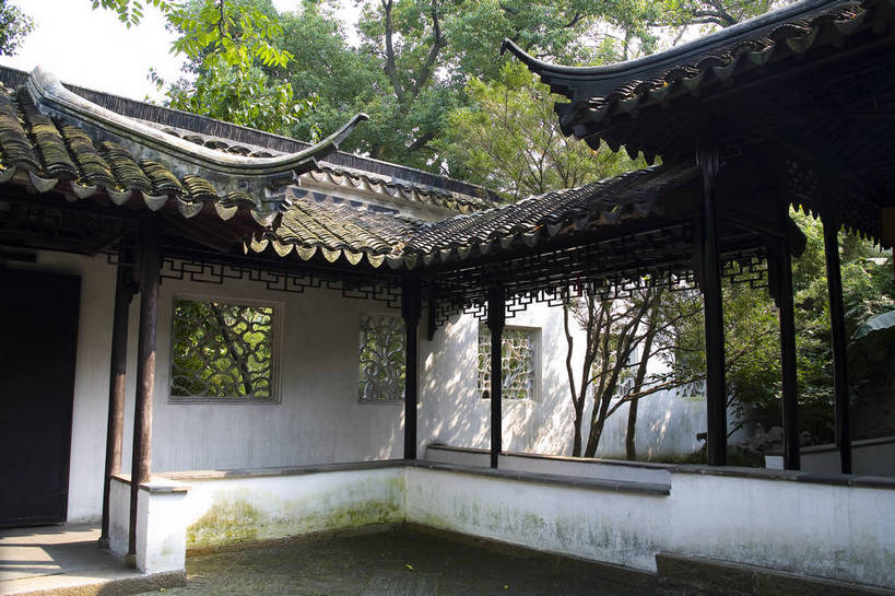 横图,彩色,室外,白天,旅游,度假,名胜古迹,标志建筑,地标,建筑,中国,遗迹,图片,庭院,建筑群,院子,走廊,盆景,古典,古迹,文物,娱乐,建设,古建筑,江苏,苏州,石雕,树木,享受,休闲,旅游胜地,放松,摄影,回廊,园林,中国文化,古文明,东亚,拙政园,苏州园林,旅行,传统文化,bj174