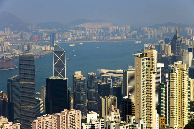 横图,俯视,彩色,室外,白天,旅游,度假,名胜古迹,标志建筑,地标,建筑,香港,中国,亚洲,繁华,遗迹,图片,建筑群,古迹,文物,娱乐,建设,现代,古建筑,现代建筑,维多利亚港,享受,休闲,旅游胜地,摩天大厦,放松,摄影,港,古文明,东亚,发展,维多利亚湾,香港特别行政区,港澳台,中华人民共和国,繁荣,维多利亚,发达,太平山,维港,彩图,港湾,高楼,海港,bj174