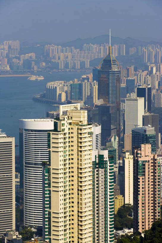 竖图,俯视,彩色,室外,白天,旅游,度假,名胜古迹,标志建筑,地标,建筑,香港,中国,亚洲,繁华,遗迹,图片,建筑群,古迹,文物,娱乐,建设,现代,古建筑,现代建筑,维多利亚港,享受,休闲,旅游胜地,摩天大厦,放松,竖,摄影,港,古文明,东亚,发展,维多利亚湾,香港特别行政区,港澳台,中华人民共和国,繁荣,维多利亚,发达,太平山,维港,彩图,港湾,高楼,海港,bj174