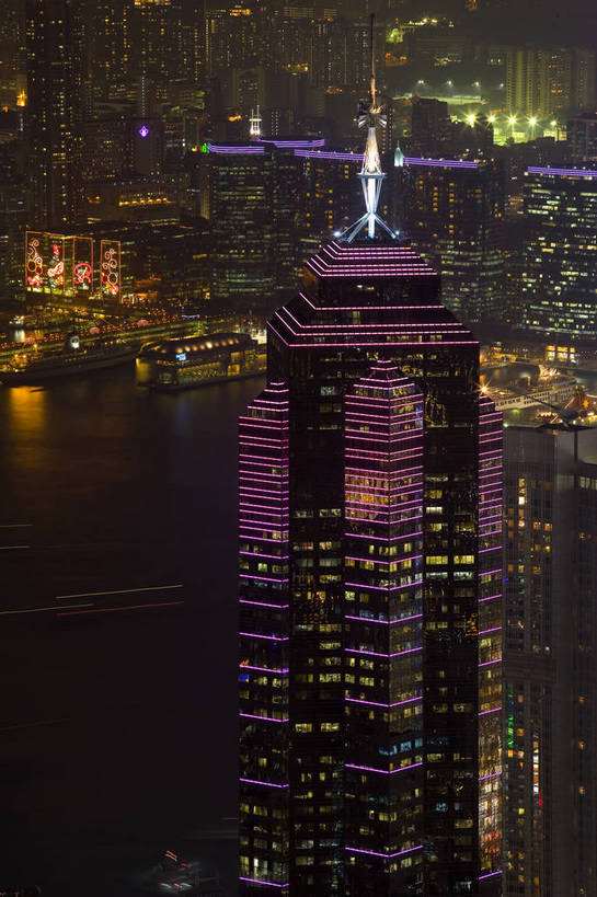 竖图,彩色,室外,夜晚,旅游,度假,名胜古迹,标志建筑,地标,建筑,夜景,香港,中国,亚洲,繁华,遗迹,图片,建筑群,古迹,文物,娱乐,建设,现代,古建筑,现代建筑,维多利亚港,享受,休闲,旅游胜地,摩天大厦,放松,竖,摄影,港,古文明,东亚,发展,维多利亚湾,香港特别行政区,港澳台,中华人民共和国,繁荣,维多利亚,发达,维港,彩图,港湾,高楼,海港,bj174