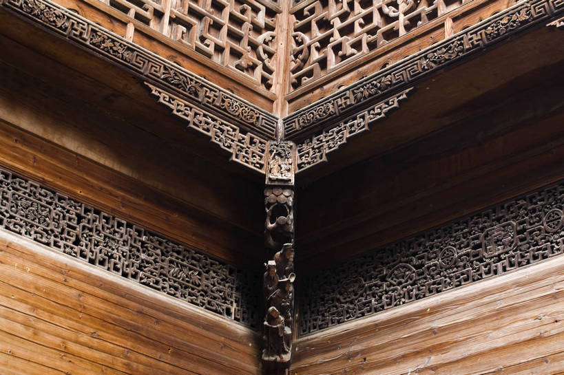 横图,彩色,室外,白天,旅游,黄山,标志建筑,地标,建筑,雕塑,中国,亚洲,风俗,艺术,装饰,民俗,雕刻,雕像,浮雕,图片,房屋,楼阁,屋子,文化遗产,建筑群,楼群,古典,历史,文化,文物,建设,传统,楼房,民居,古代,工艺品,旅游胜地,摄影,人文景观,玉雕,古董,纪念,美术,古物,中国文化,主题,陈列,古玩,东亚,安徽,安徽省,黄山市,歙县,黟县,中华人民共和国,华东地区,功能,美学,皖,古远,彩图,旅行,房子,架空,卢村,卢村木雕楼,黟县卢村木雕楼景区,志诚堂,bj174