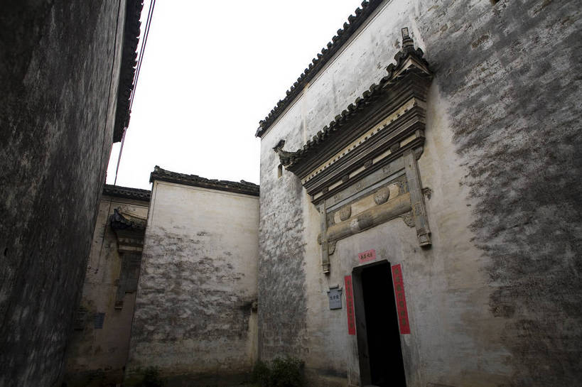 横图,彩色,室外,白天,旅游,标志建筑,地标,建筑,西递,中国,亚洲,风俗,民俗,雕刻,浮雕,图片,房屋,楼阁,屋子,文化遗产,建筑群,楼群,古典,历史,建设,传统,楼房,民居,古代,旅游胜地,摄影,人文景观,中国文化,东亚,江西省,中华人民共和国,古远,彩图,旅行,房子,架空,bj174