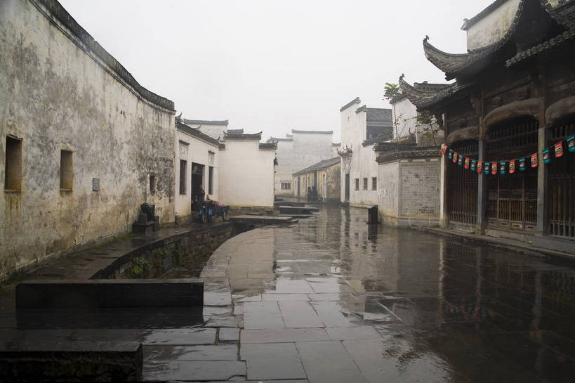 横图,彩色,室外,白天,旅游,标志建筑,地标,建筑,西递,中国,亚洲,风俗,民俗,雕刻,浮雕,图片,房屋,楼阁,屋子,文化遗产,建筑群,楼群,古典,历史,建设,传统,楼房,民居,古代,旅游胜地,摄影,人文景观,中国文化,东亚,江西省,中华人民共和国,古远,彩图,旅行,房子,架空,bj174