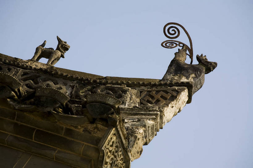 横图,彩色,室外,白天,旅游,黄山,标志建筑,地标,建筑,中国,亚洲,风俗,民俗,雕刻,浮雕,图片,房屋,楼阁,屋子,文化遗产,建筑群,楼群,古典,历史,建设,传统,楼房,民居,古代,旅游胜地,摄影,人文景观,中国文化,东亚,安徽,安徽省,黄山市,歙县,江西省,中华人民共和国,华东地区,皖,古远,棠樾村,彩图,旅行,房子,架空,郑村镇,bj174