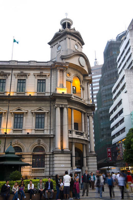 商店,竖图,彩色,室外,白天,购物,旅游,度假,美景,城市风光,城市,橱窗,街道,商场,夜景,澳门,中国,亚洲,阴影,光线,图片,影子,景观,灯光,娱乐,人流,一群人,享受,休闲,闪耀,景色,放松,竖,摄影,闪烁,灯火通明,东亚,中华人民共和国,闪动,闪灼,彩图,bj174