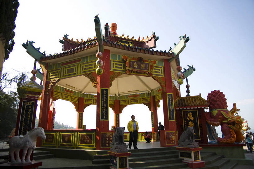 横图,彩色,室外,白天,旅游,度假,美景,城市风光,城市,香港,中国,亚洲,行人,游客,游人,雕像,塑像,图片,景观,建筑群,娱乐,路人,旅客,享受,休闲,旅游胜地,摩天大厦,景色,放松,摄影,海滨,参观,东亚,浅水湾,中华人民共和国,繁荣,发达,过客,海,旅游者,彩图,旅行,港湾,镇海楼公园,bj174