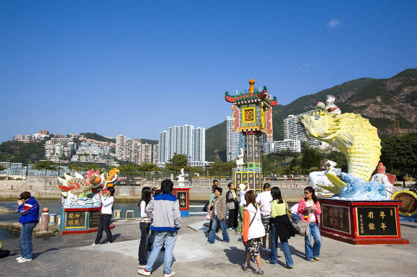 横图,彩色,室外,白天,旅游,度假,美景,城市风光,城市,香港,中国,亚洲,行人,游客,游人,雕像,塑像,图片,景观,建筑群,娱乐,路人,旅客,享受,休闲,旅游胜地,摩天大厦,景色,放松,摄影,海滨,参观,东亚,浅水湾,中华人民共和国,繁荣,发达,过客,海,旅游者,彩图,旅行,港湾,镇海楼公园,bj174