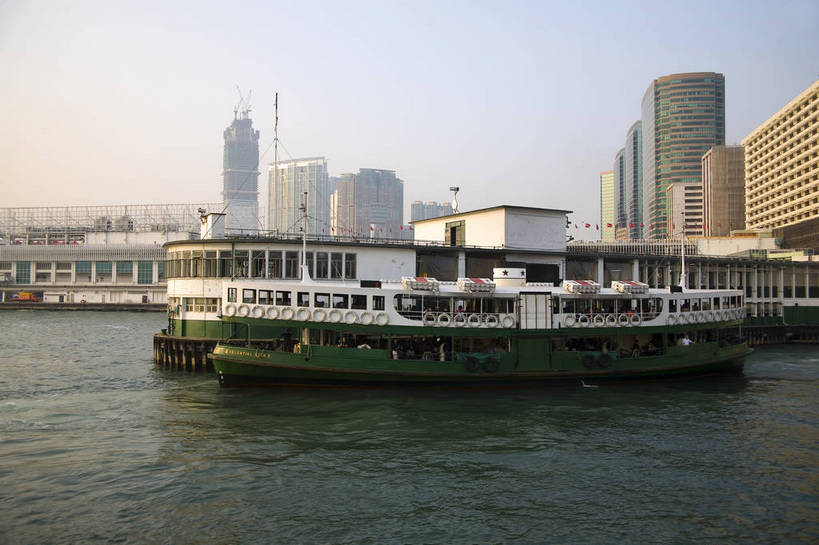 码头,横图,彩色,室外,白天,旅游,度假,美景,城市风光,城市,船,香港,中国,亚洲,行人,游客,游人,图片,景观,轮渡,渔船,娱乐,路人,旅客,游船,享受,休闲,旅游胜地,摩天大厦,景色,放松,摄影,生活方式,海滨,参观,东亚,中华人民共和国,繁荣,发达,过客,尖沙嘴,海,旅游者,彩图,旅行,居住区,天星码头,bj174