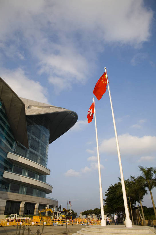 竖图,彩色,室外,白天,旅游,度假,成功,合作,团队,集体,信心,美景,名胜古迹,城市风光,标志建筑,城市,地标,建筑,香港,中国,亚洲,士兵,遗迹,图片,景观,古迹,文物,娱乐,建设,队伍,古建筑,享受,休闲,旅游胜地,景色,放松,竖,摄影,军人,领导,成就,合伙,领袖,参观,古文明,东亚,部队,军队,中华人民共和国,繁荣,发达,彩图,旅行,武装组织,中国人民解放军,中国人民解放军驻香港特别行政区部队,驻港部队,bj174