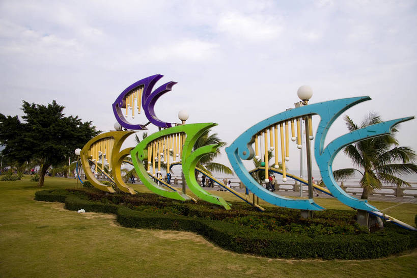 横图,彩色,室外,白天,旅游,度假,美景,城市风光,城市,大厦,建筑,雕塑,中国,亚洲,艺术,装饰,雕刻,雕像,景观,交通,娱乐,现代,现代建筑,白云,蓝天,绿地,工艺品,天,享受,休闲,景色,放松,运输,摄影,经济,纪念,美术,文明,主题,参观,陈列,东亚,发展,珠海,广东省,中华人民共和国,功能,美学,珠海市,繁荣,进步,发达,交流,彩图,观光,旅行,高楼,bj174