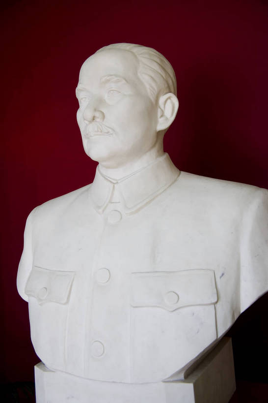 竖图,彩色,室内,旅游,度假,美景,城市风光,标志建筑,城市,地标,建筑,广州,中国,亚洲,风俗,艺术,雕像,塑像,景观,建筑群,古典,娱乐,建设,传统,特色,享受,休闲,景色,放松,精神,竖,摄影,经济,纪念,矗立,中国文化,耸立,领袖,参观,东亚,发展,广东省,孙中山,中华人民共和国,广州市,民族文化,革命,挺立,勇士,繁荣,英雄,进步,发达,制度,伟人,特别,彩图,观光,旅行,孙中山纪念堂,bj174