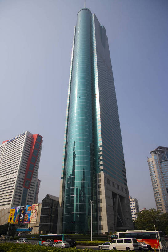 人群,竖图,彩色,室外,旅游,度假,美景,天际线,城市风光,城市,大厦,高速公路,建筑,公路,汽车,玻璃,深圳,中国,亚洲,景观,交通,娱乐,现代,现代建筑,旅客,特色,车,白云,蓝天,绿地,绿化带,天,享受,休闲,景色,便捷,放松,竖,运输,摄影,生活方式,经济,轮廓,居住,矗立,美好,文明,耸立,参观,玻璃幕墙,东亚,发展,广东省,中华人民共和国,快捷,挺立,深圳市,繁荣,进步,发达,交流,彩图,观光,旅行,高楼,居住区,快速路,bj174