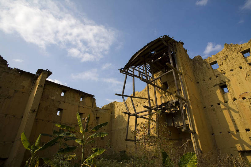 家,横图,彩色,室外,白天,旅游,度假,名胜古迹,田园,标志建筑,地标,建筑,中国,亚洲,风俗,遗迹,房屋,屋子,文化遗产,乡村,古城,古典,古迹,历史,文物,娱乐,建设,传统,古建筑,楼房,民居,少数民族,特色,住宅,古镇,古代,村庄,享受,休闲,旅游胜地,放松,精神,摄影,古代建筑,村,文明,中国文化,特殊,福建,古文明,东亚,土楼,福建省,永定县,中华人民共和国,华东地区,闽,龙岩,龙岩市,古远,流传,制度,平民,特别,旅行,房子,居住区,传统文化,永定土楼,bj174