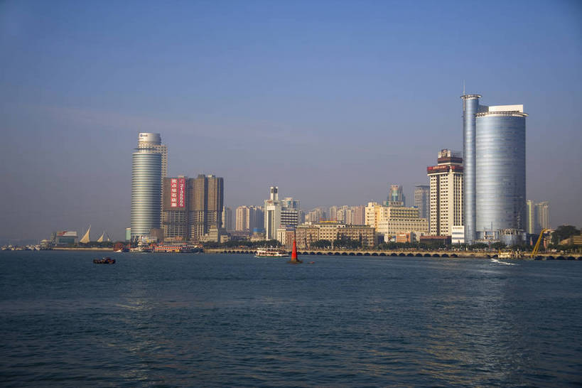 人群,横图,彩色,室外,白天,旅游,度假,商务,美景,水,城市风光,城市,大厦,道路,建筑,路,公路,汽车,中国,亚洲,海边,景观,建筑群,交通,娱乐,现代,厦门,现代建筑,特色,车,天空,海水,绿地,天,享受,休闲,景色,放松,金融,摄影,生活方式,经济,居住,海滨,美好,文明,参观,贸易,东亚,发展,福建省,厦门市,中华人民共和国,繁荣,进步,发达,交流,马路,彩图,观光,旅行,商业,高楼,居住区,海滨城市,bj174