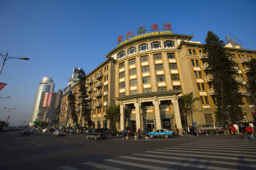 人群,横图,彩色,室外,白天,旅游,度假,商务,美景,水,城市风光,城市,大厦,道路,建筑,路,公路,汽车,中国,亚洲,海边,景观,建筑群,交通,娱乐,现代,厦门,现代建筑,特色,车,天空,海水,绿地,天,享受,休闲,景色,放松,金融,摄影,生活方式,经济,居住,海滨,美好,文明,参观,贸易,东亚,发展,福建省,厦门市,中华人民共和国,繁荣,进步,发达,交流,马路,彩图,观光,旅行,商业,高楼,居住区,海滨城市,bj174