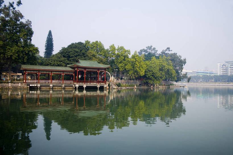 人群,横图,彩色,室外,白天,旅游,度假,商务,美景,水,城市风光,城市,大厦,道路,建筑,路,公路,汽车,中国,亚洲,海边,景观,建筑群,交通,娱乐,现代,现代建筑,特色,车,天空,海水,绿地,天,享受,休闲,景色,放松,金融,摄影,生活方式,经济,居住,海滨,美好,文明,参观,贸易,东亚,发展,福建省,中华人民共和国,福州,繁荣,进步,发达,交流,马路,彩图,观光,旅行,商业,高楼,居住区,海滨城市,bj174