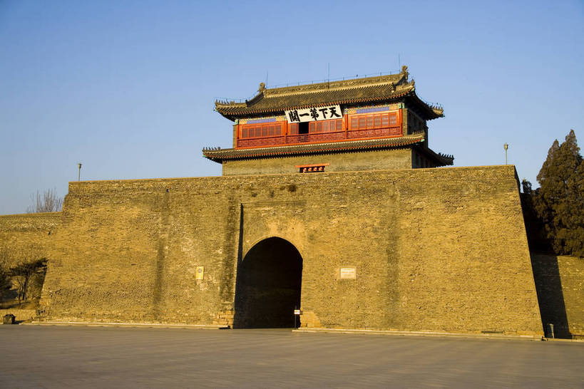 横图,彩色,室外,白天,旅游,度假,名胜古迹,标志建筑,地标,建筑,长城,中国,亚洲,风俗,遗迹,壮观,文化遗产,冬天,古城,辽阔,古典,宏伟,古迹,历史,文物,娱乐,建设,传统,城墙,古建筑,历史建筑,特色,古代,蓝天,天空,天,享受,休闲,广阔,旅游胜地,放松,精神,摄影,城楼,古代建筑,纪念,文明,中国文化,特殊,防御,古文明,东亚,古长城,中华人民共和国,河北省,秦皇岛,抵抗,奇迹,古远,伟大,流传,制度,特别,旅行,传统文化,山海关,bj174