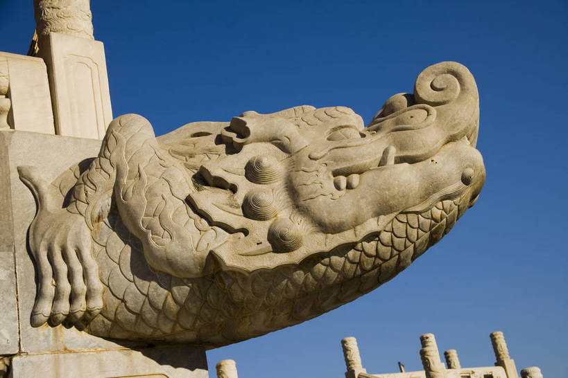 横图,彩色,室外,白天,旅游,度假,神秘,名胜古迹,门,标志建筑,道路,地标,建筑,路,公路,中国,亚洲,花纹,风俗,遗迹,艺术,雕刻,雕像,图案,楼阁,文化遗产,交通,古迹,历史,文物,娱乐,建设,传统,古建筑,享受,休闲,旅游胜地,放松,精神,气派,摄影,古代建筑,权威,陵墓,象征,高贵,美好,拱形门,感受,图样,参观,古文明,东亚,中华人民共和国,权力,河北,威严,权势,伟大,古代文明,制度,特征,皇家,势力,马路,彩图,旅行,皇陵,东陵,清东陵,bj174