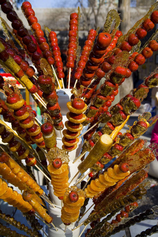 点心,人群,竖图,购物,聚会,度假,消费,城市风光,北京,中国,春节,亚洲,舞狮,节日,庆祝,民俗,灯笼,葫芦,景观,庙会,食品,集市,市场,都市,历史,文化,传统,小吃,食物,古代,彩带,庆典,休闲,假日,喜庆,竖,金融,热闹,活动,纪念,糖葫芦,矗立,美好,东方文化,喜事,玩乐,耸立,选购,贸易,东亚,中华人民共和国,挺立,墟市,喜气,古远,隆重,北京小吃,传统文化,街市,bj174