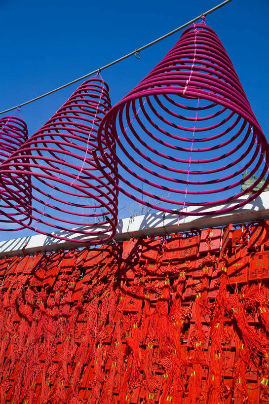 点心,人群,竖图,购物,聚会,度假,消费,城市风光,北京,中国,春节,亚洲,舞狮,节日,庆祝,民俗,灯笼,景观,庙会,食品,集市,市场,都市,历史,文化,传统,小吃,食物,古代,彩带,庆典,休闲,假日,喜庆,竖,金融,热闹,活动,纪念,矗立,美好,东方文化,喜事,玩乐,耸立,选购,贸易,东亚,中华人民共和国,挺立,墟市,喜气,古远,隆重,传统文化,街市,bj174