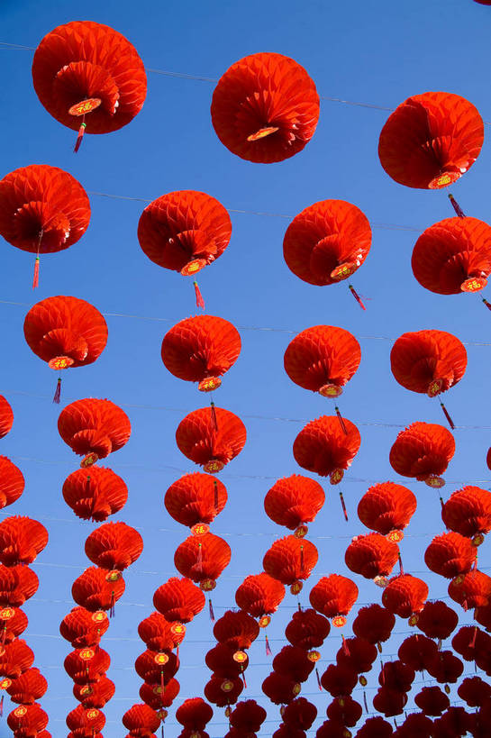 点心,人群,竖图,购物,聚会,度假,消费,城市风光,北京,中国,春节,亚洲,舞狮,节日,庆祝,民俗,灯笼,景观,庙会,食品,集市,市场,都市,历史,文化,传统,小吃,食物,古代,彩带,庆典,休闲,假日,喜庆,竖,金融,热闹,活动,纪念,矗立,美好,东方文化,喜事,玩乐,耸立,选购,贸易,东亚,中华人民共和国,挺立,墟市,喜气,古远,隆重,传统文化,街市,bj174