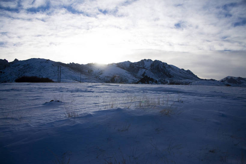 横图,彩色,室外,旅游,山脉,田园,雪,公路,中国,亚洲,覆盖,脚印,图片,大地,雪地,冬天,辽阔,白雪,痕迹,冰冻,蓝天,天空,自然,天,广阔,寒冷,摄影,足迹,清新,自然风光,参观,东亚,甘肃省,中华人民共和国,开阔,行踪,脚迹,甘南,旅行,游览,bj174