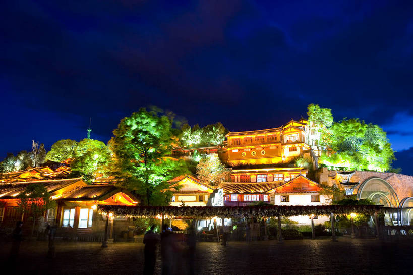 横图,彩色,室外,旅游,标志建筑,地标,建筑,街道,夜景,丽江,中国,亚洲,民俗,景观,文化遗产,古城,建筑群,小巷,灯光,古典,建设,云南,民居,特色,古镇,景色,摄影,人文景观,中国文化,东亚,中华人民共和国,民族建筑,古代文明,旅行,传统文化,bj174