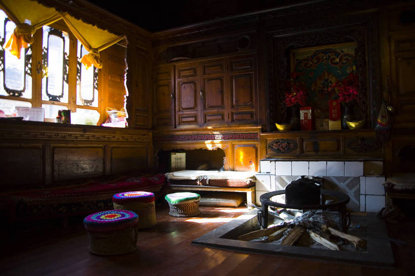 横图,彩色,室内,特写,白天,旅游,中国,亚洲,民俗,文化遗产,云南,民居,特色,古镇,摄影,人文景观,村落,中国文化,东亚,泸沽湖,中华人民共和国,民族建筑,古代文明,旅行,传统文化,bj174