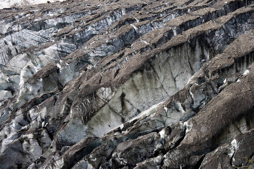 横图,彩色,室外,白天,旅游,度假,名胜古迹,山,雪山,标志建筑,地标,建筑,香格里拉,中国,亚洲,遗迹,景观,山顶,古迹,文物,娱乐,建设,古建筑,迪庆,梅里雪山,云南,自然,享受,休闲,旅游胜地,景色,放松,摄影,地理,自然风光,古文明,东亚,地貌,中甸,迪庆藏族自治州,云南省,德钦县,中华人民共和国,西南地区,滇,迪庆州,香格里拉县,旅行,地质,明永冰川,奶诺戈汝冰川,bj174