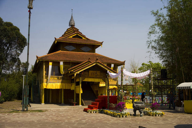 横图,彩色,室外,白天,旅游,树林,标志建筑,地标,建筑,昆明,中国,亚洲,民俗,文化遗产,建筑群,古典,建设,云南,特色,树,摄影,人文景观,中国文化,昆明市,东亚,云南省,中华人民共和国,省会,西南地区,民族建筑,滇,古代文明,旅行,西山区,传统文化,云南民族村,bj174