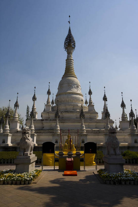 竖图,彩色,室外,白天,旅游,标志建筑,地标,建筑,昆明,中国,亚洲,民俗,文化遗产,建筑群,塔,古典,建设,云南,特色,竖,摄影,人文景观,矗立,中国文化,耸立,昆明市,东亚,云南省,中华人民共和国,省会,西南地区,挺立,民族建筑,滇,塔林,古代文明,旅行,西山区,传统文化,云南民族村,bj174