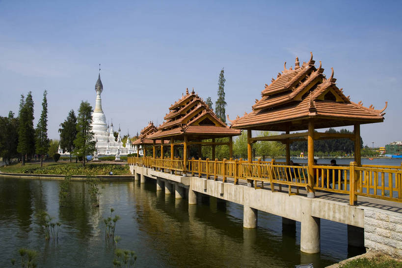 公园,横图,彩色,室外,白天,旅游,度假,草地,湖,树林,昆明,中国,亚洲,亭子,水池,塔,云南,花,树,自然,春天,休闲,旅游胜地,景色,摄影,古塔,美好,昆明市,东亚,云南省,中华人民共和国,省会,西南地区,滇,旅行,西山区,云南民族村,bj174