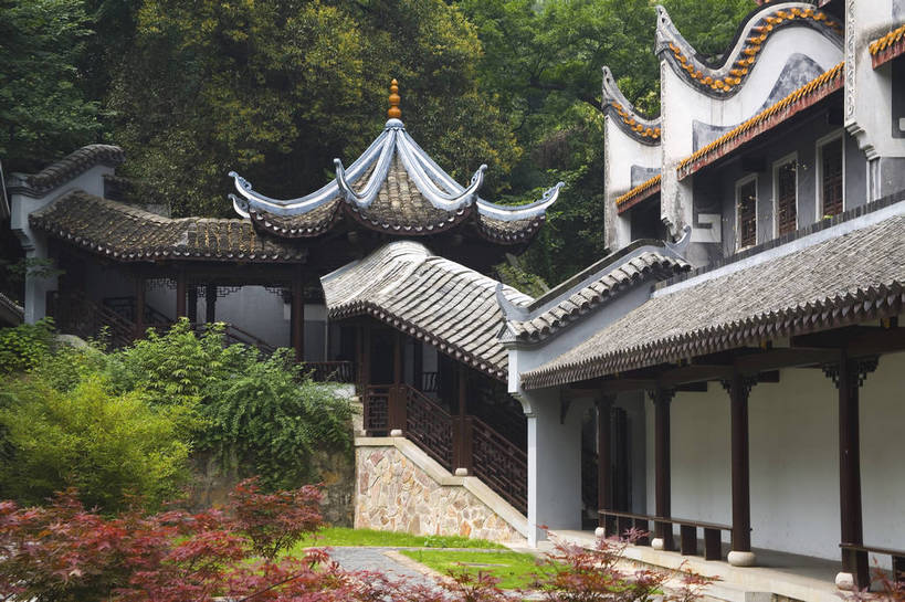 横图,彩色,室外,白天,旅游,度假,名胜古迹,标志建筑,地标,建筑,中国,亚洲,遗迹,图片,庭院,水池,文化遗产,建筑群,古典,古迹,文物,娱乐,建设,古建筑,台阶,树木,享受,休闲,旅游胜地,放松,摄影,文明,中国文化,古文明,东亚,湖南,湖南省,中华人民共和国,省会,华中地区,长沙,长沙市,湘,幽静,旅行,传统文化,岳麓山,岳麓书院,飞檐,湖南大学,岳麓区,bj174