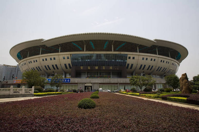 横图,室外,白天,旅游,度假,名胜古迹,城市风光,标志建筑,城市,地标,建筑,中国,亚洲,遗迹,花坛,景观,都市,古迹,文物,娱乐,建设,体育场,现代,古建筑,现代建筑,享受,休闲,旅游胜地,放松,经济,公共设施,古文明,东亚,发展,湖南,湖南省,中华人民共和国,省会,华中地区,长沙,长沙市,湘,繁荣,进步,发达,旅行,天心区,贺龙体育场,贺龙体育文化中心,新世纪文化中心,bj174