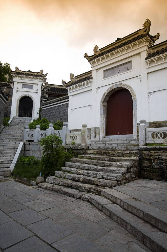 竖图,彩色,室外,白天,旅游,度假,名胜古迹,标志建筑,地标,建筑,中国,亚洲,遗迹,民俗,图片,文化遗产,建筑群,古典,古迹,文物,娱乐,建设,古建筑,民居,古镇,享受,休闲,旅游胜地,放松,竖,摄影,矗立,美好,文明,中国文化,耸立,古文明,东亚,贵州,贵州省,贵阳,中华人民共和国,省会,黔,西南地区,贵阳市,挺立,幽静,旅行,传统文化,花溪区,青岩古镇,青岩镇,bj174