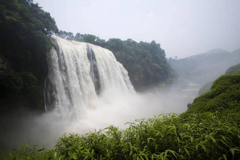 横图,彩色,室外,白天,旅游,度假,名胜古迹,瀑布,山,水,标志建筑,地标,建筑,黄果树,黄果树瀑布,中国,亚洲,遗迹,壮观,湍急,图片,景观,水潭,古迹,文物,娱乐,建设,古建筑,树木,自然,享受,休闲,旅游胜地,景色,放松,摄影,汹涌,美妙,自然风光,古文明,东亚,贵州,中华人民共和国,气势磅礴,旅行,bj174