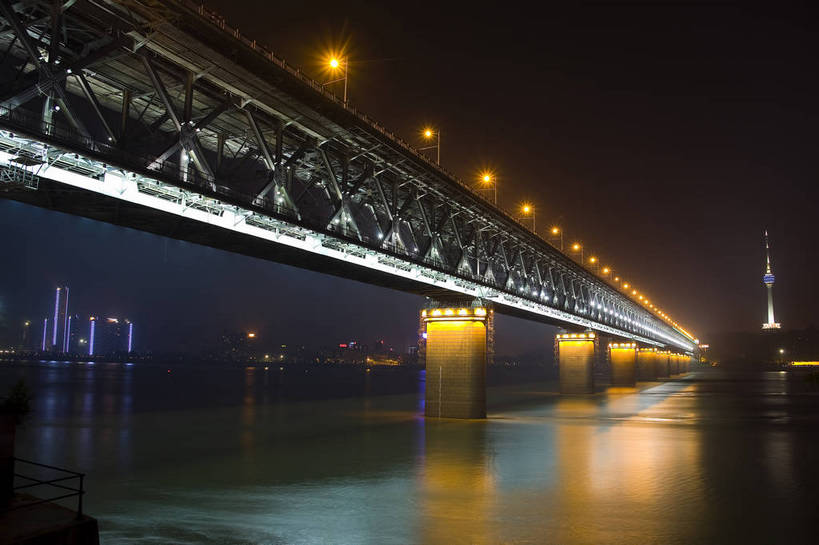 横图,室外,旅游,度假,名胜古迹,城市风光,标志建筑,城市,大桥,道路,地标,建筑,夜景,武汉,中国,亚洲,遗迹,景观,灯光,交通,都市,古迹,文物,娱乐,建设,现代,古建筑,现代建筑,地标建筑,享受,休闲,灿烂,旅游胜地,放松,运输,经济,长江大桥,长江,古文明,东亚,发展,湖北,武汉长江大桥,中华人民共和国,灯火辉煌,繁荣,进步,发达,旅行,bj174