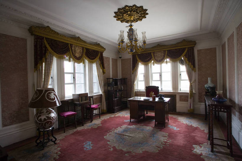 客厅,横图,室内,特写,白天,旅游,度假,名胜古迹,城市风光,标志建筑,城市,地标,建筑,中国,亚洲,遗迹,古迹,历史,文物,娱乐,建设,古建筑,历史建筑,地标建筑,享受,休闲,旅游胜地,放松,居室,参观,古文明,东亚,伪满,吉林,长春,伪满皇宫,中华人民共和国,旅行,皇宫,bj174