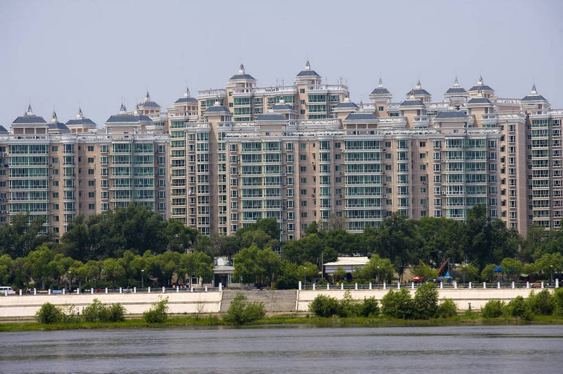 横图,室外,白天,旅游,度假,美景,名胜古迹,城市风光,标志建筑,城市,大厦,道路,地标,建筑,街道,路,公路,中国,亚洲,遗迹,景观,建筑群,交通,都市,古迹,文物,娱乐,建设,现代,古建筑,现代建筑,享受,休闲,旅游胜地,景色,放松,经济,古文明,东亚,黑龙江,中华人民共和国,牡丹江,繁荣,进步,马路,旅行,bj174