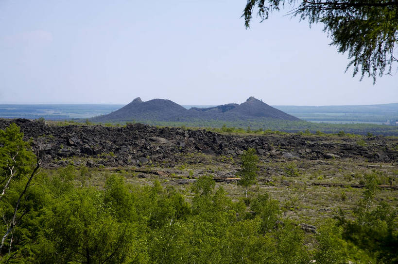 横图,彩色,室外,特写,白天,旅游,度假,火山,名胜古迹,标志建筑,地标,建筑,中国,亚洲,遗迹,图片,火山口,山路,古迹,文物,娱乐,建设,古建筑,自然,享受,休闲,旅游胜地,景色,放松,摄影,自然风光,古文明,东亚,黑龙江,中华人民共和国,山石,旅行,五大连池,bj174