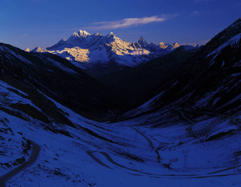横图,彩色,室外,白天,旅游,雪山,中国,亚洲,壮观,高山,景观,山峰,云,山峦,云雾,西藏,自然,远景,摄影,人文景观,雄伟,东亚,地貌,中华人民共和国,喜马拉雅山,世界屋脊,旅行,地质,bj174