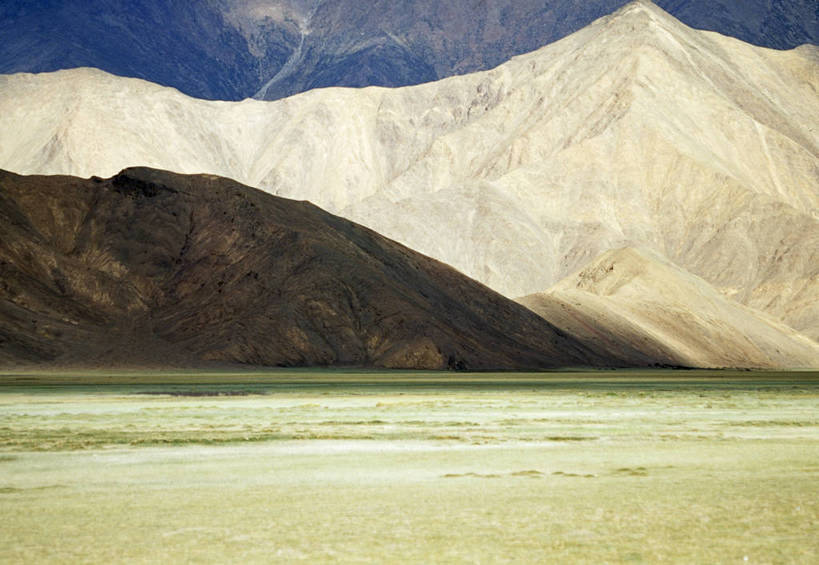 横图,彩色,室外,白天,旅游,荒凉,丘陵,峡谷,中国,亚洲,壮观,景观,山峦,西藏,自然,摄影,人文景观,雄伟,空旷,近景,荒山,东亚,地貌,中华人民共和国,阿里,旅行,地质,bj174