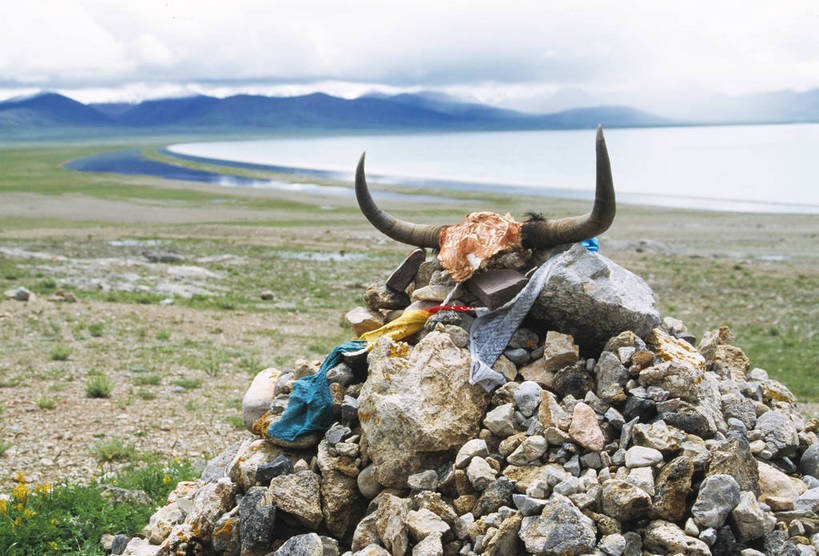 横图,彩色,室外,白天,旅游,荒凉,石头,丘陵,中国,亚洲,壮观,景观,山峦,牛头,西藏,自然,远景,摄影,人文景观,佛教,祭祀,雄伟,空旷,荒山,东亚,地貌,中华人民共和国,旅行,地质,bj174